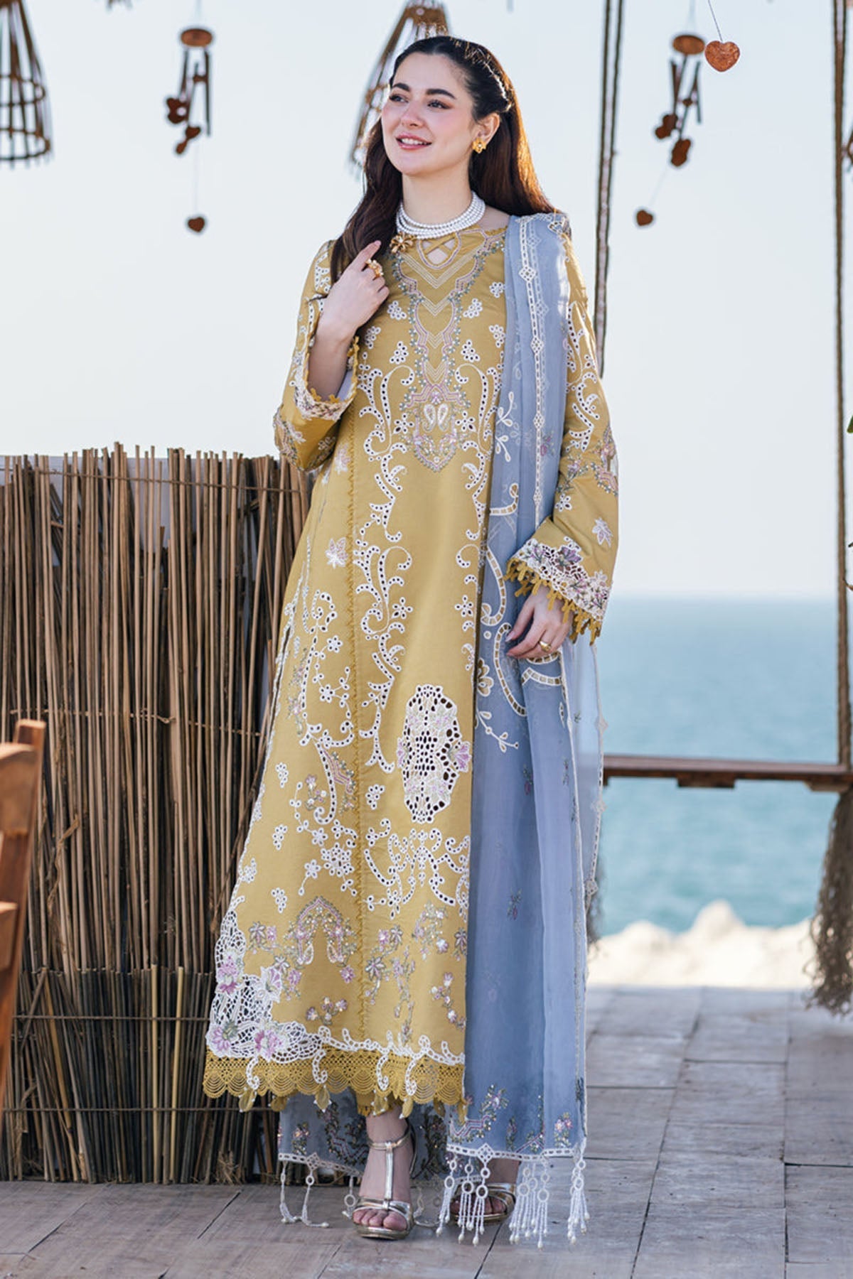 Qalamkar Mastred Embroidered Lawn 3pc with Embroidered Slub Net dupatta