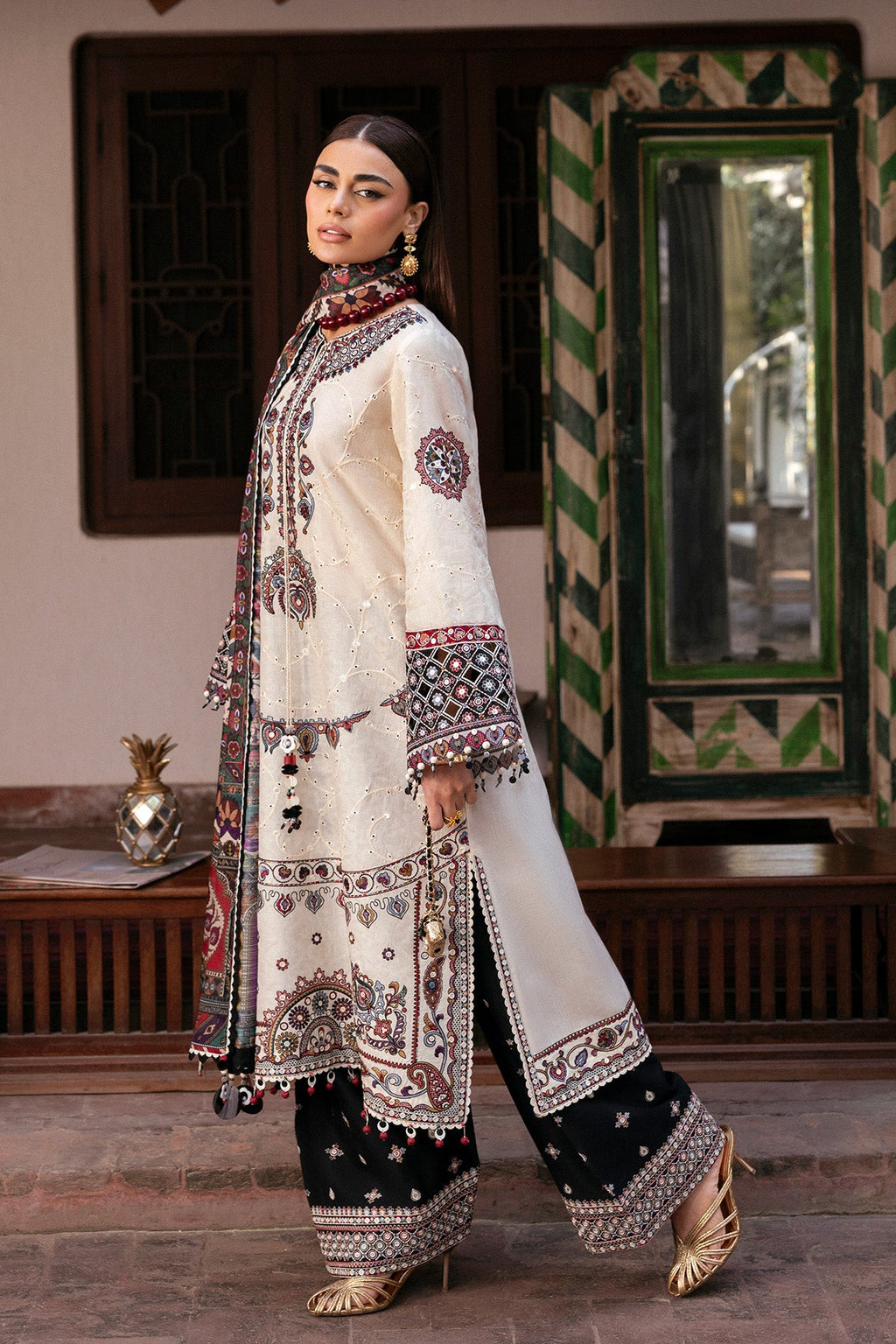 Jazmin - 3PC Luxury Lawn Embroidered Suit