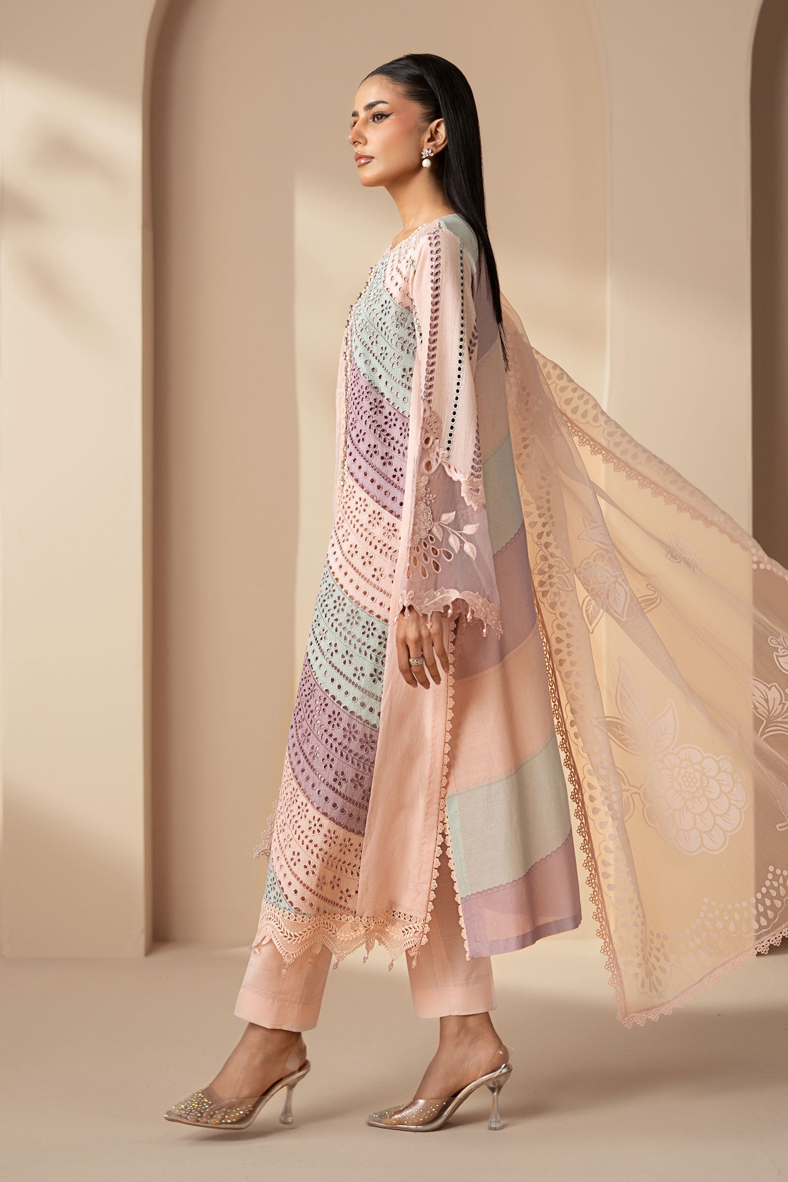 MARIA.B - 3PC Luxury Lawn Embroidered Suit