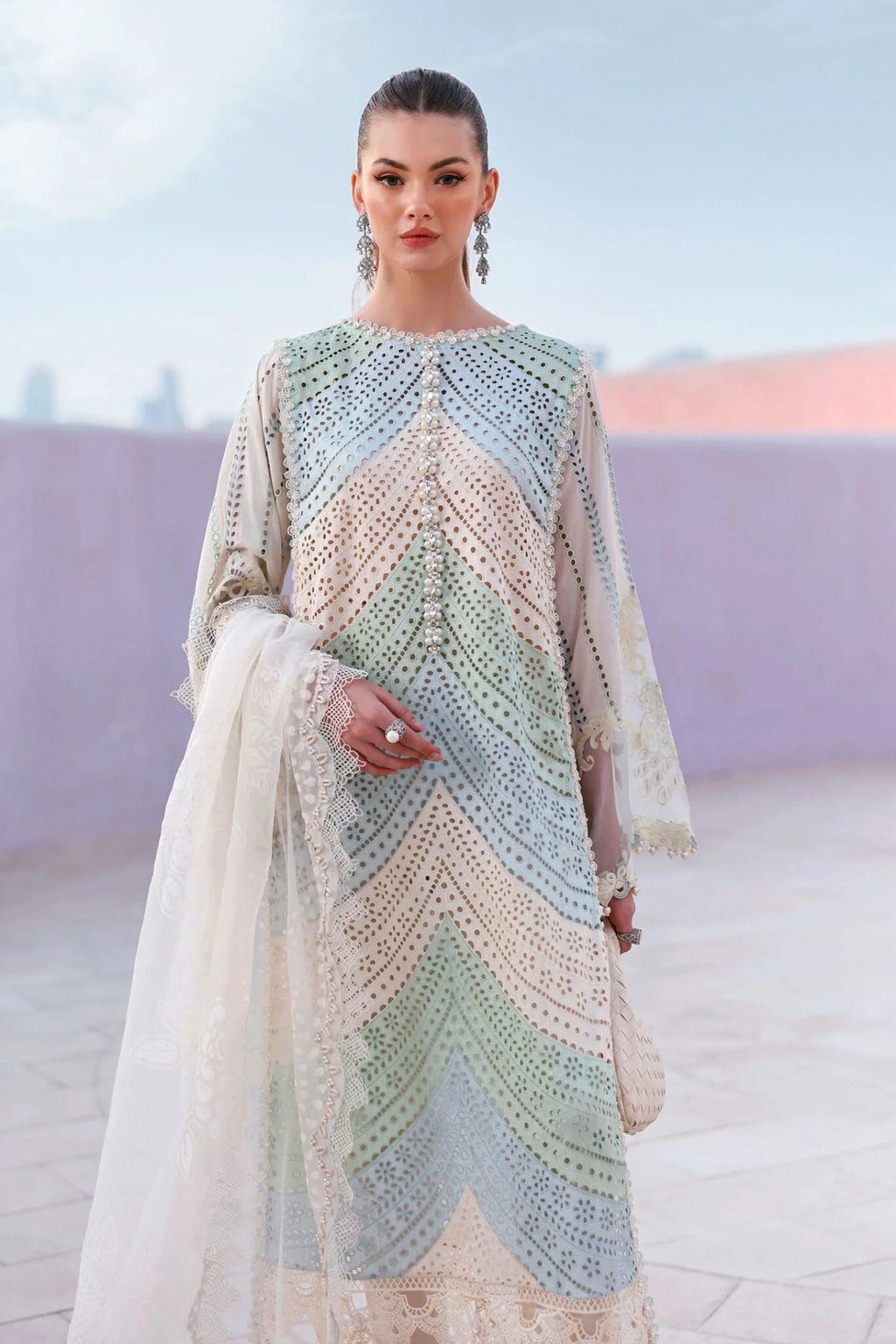 MARIA.B - 3PC Luxury Lawn Embroidered Suit