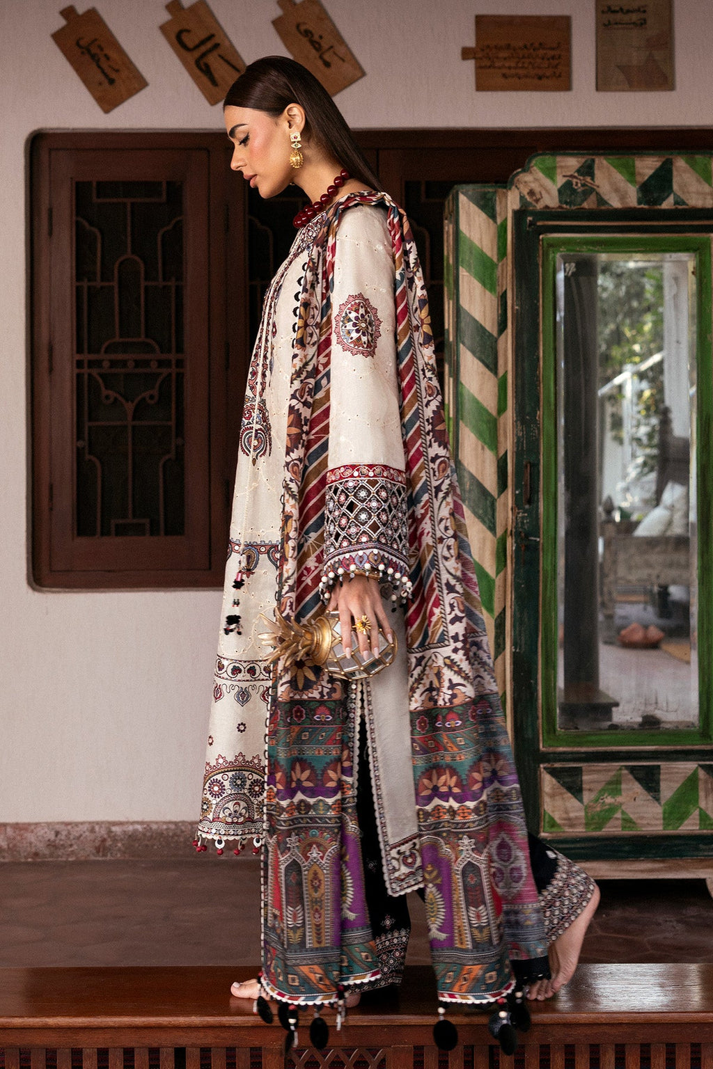 Jazmin - 3PC Luxury Lawn Embroidered Suit