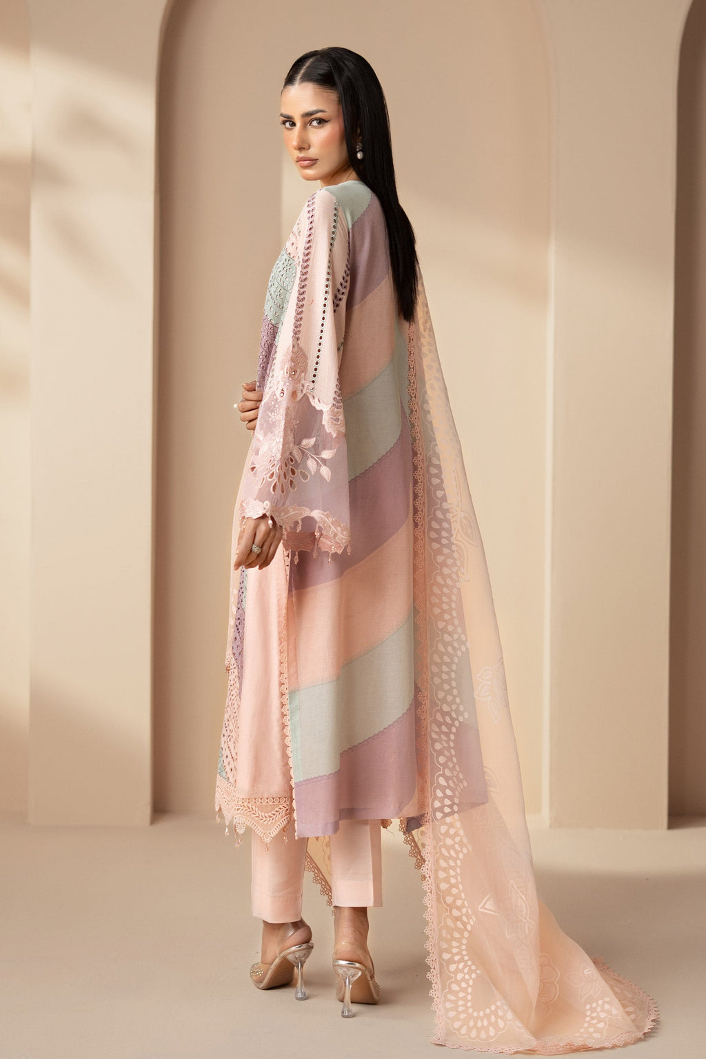 MARIA.B - 3PC Luxury Lawn Embroidered Suit