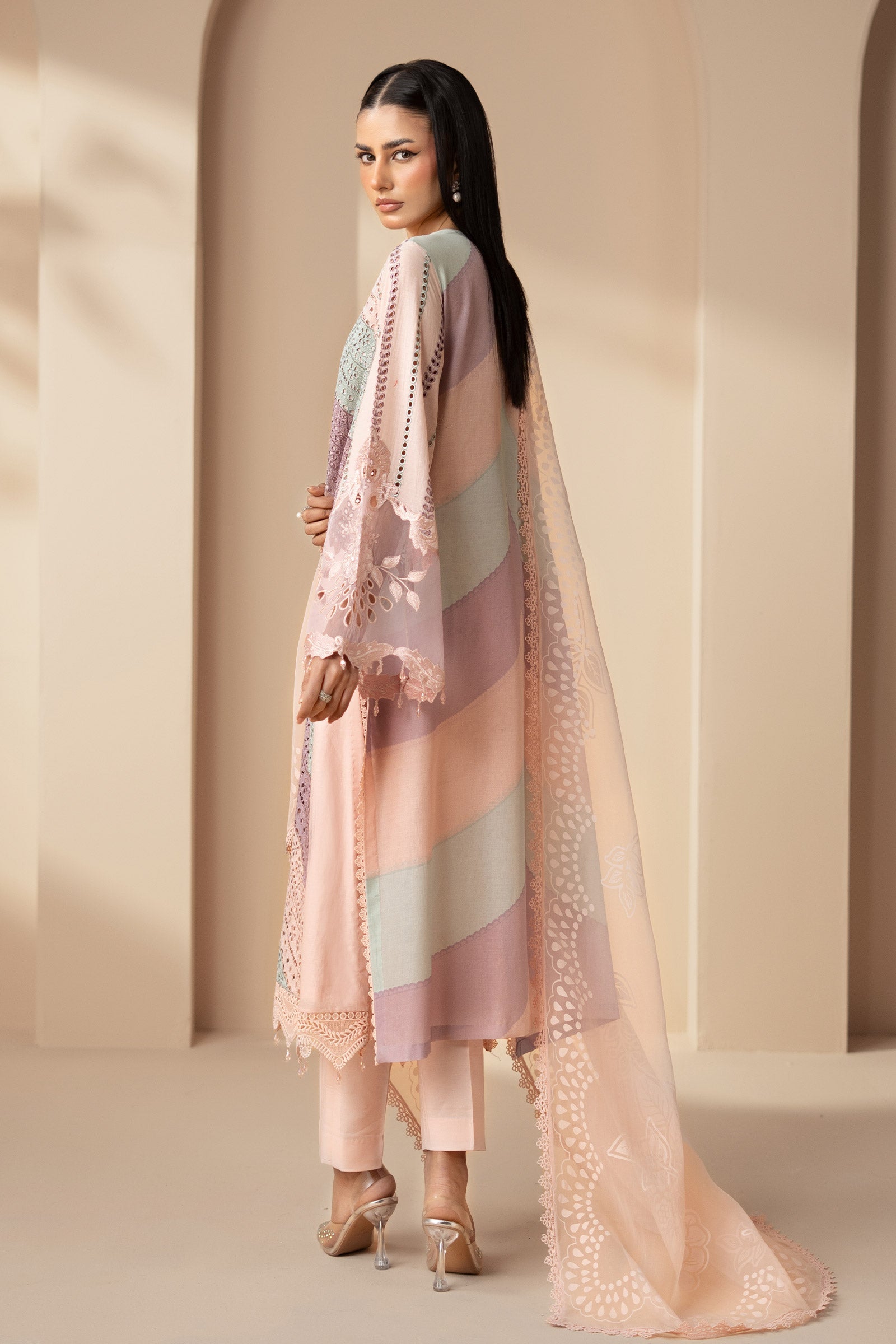 MARIA.B - 3PC Luxury Lawn Embroidered Suit